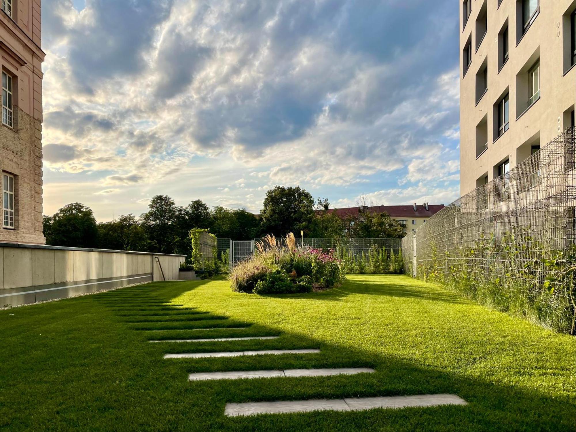 Central Stay Bratislava Exterior foto
